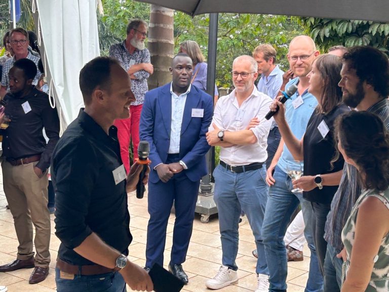 ca0faf7b-5cde-4ab6-8df9-280ff5ad9967